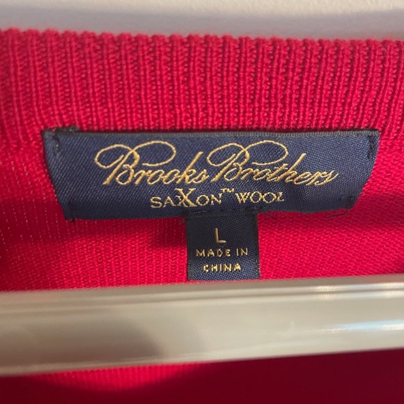 Brooks Brothers Men's Crimson Red Saxxon Wool V-Neck Sweater - Picture 5 of 5